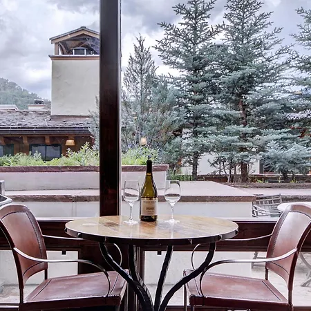 Rustic Mountain View 2Bedroom Condo- Lodge At Vail